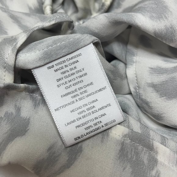Joie grey/ivory jaguar print V neck Silk Blouse - Picture 7 of 10